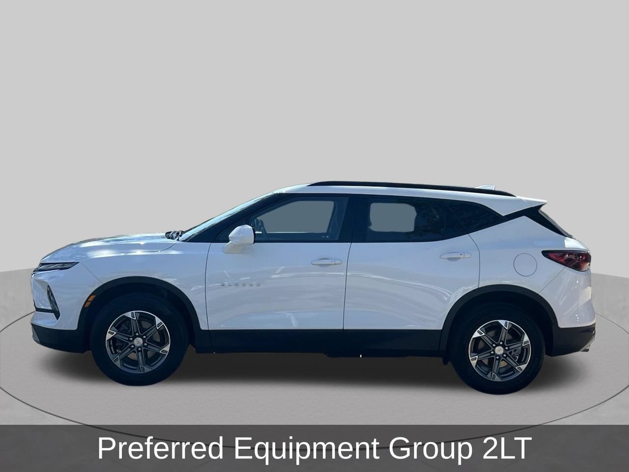 Used 2024 Chevrolet Blazer LT w/ Convenience Package FWD image 2