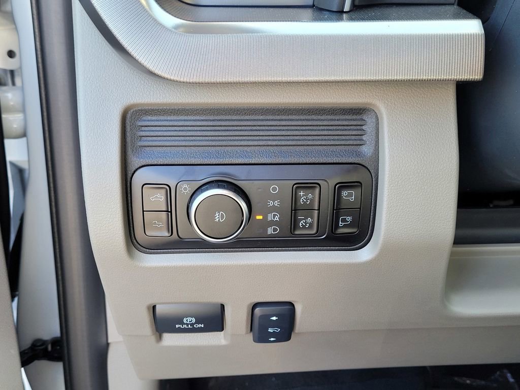 New 2025 Ford F350 Platinum w/ Platinum Plus Package image 39