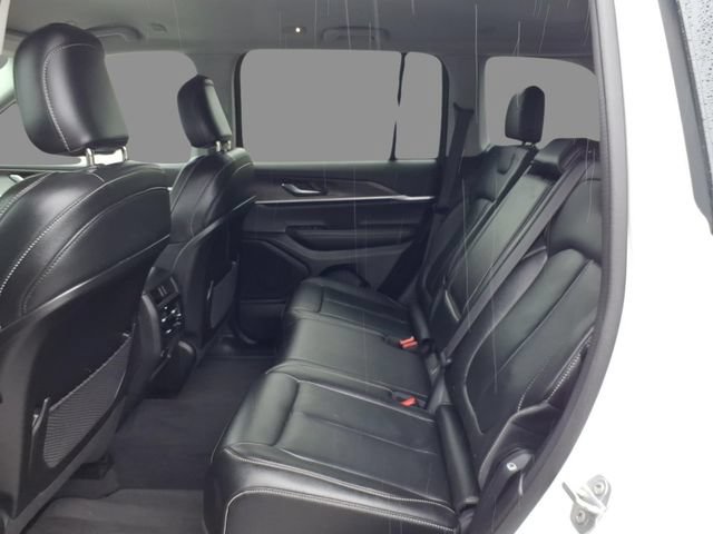 Used 2023 Jeep Grand Cherokee Limited AWD/4WD image 5