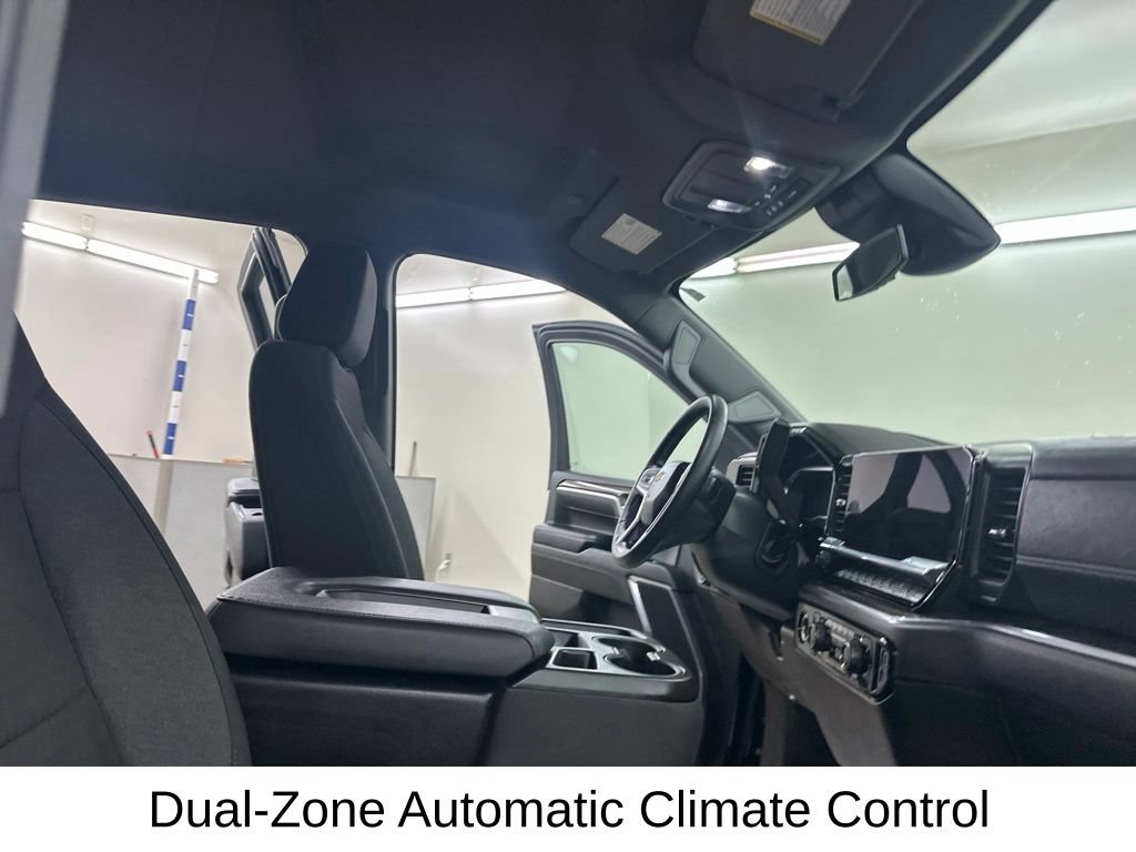 Used 2024 Chevrolet Silverado 1500 LT AWD/4WD image 25