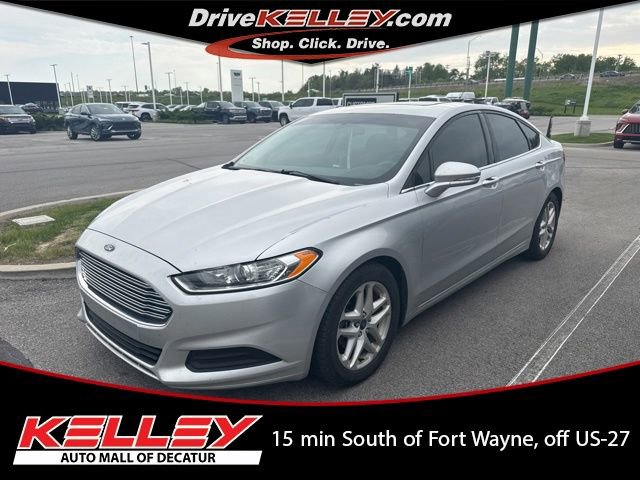 Used 2015 Ford Fusion SE FWD image 1