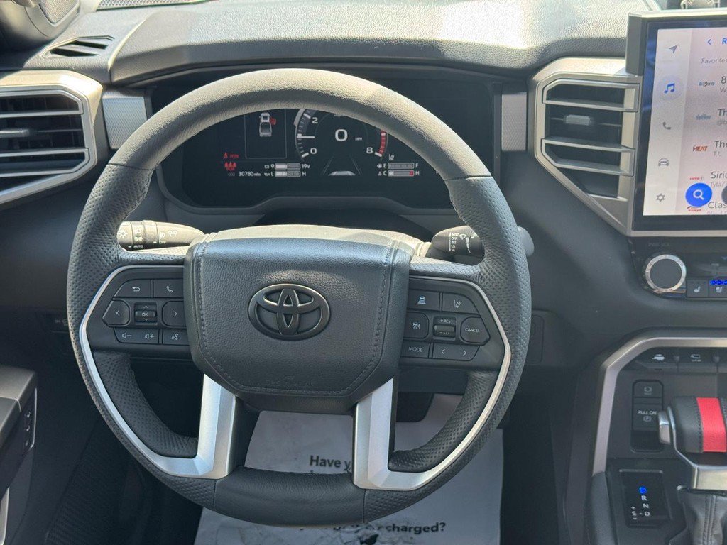 Used 2025 Toyota Tundra Limited AWD/4WD image 14