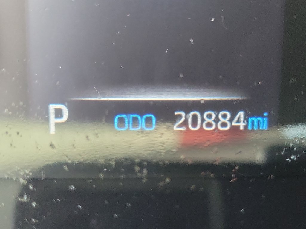 Used 2022 Toyota RAV4 LE AWD/4WD image 4