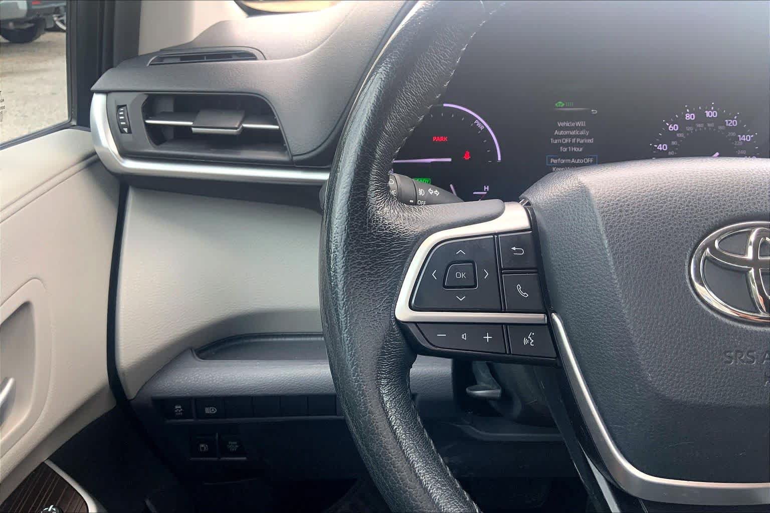 Used 2022 Toyota Sienna XLE FWD image 23