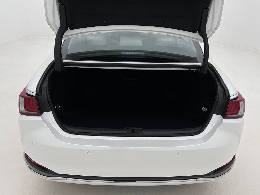 Used 2025 Lexus ES 300h w/ Premium Package image 22