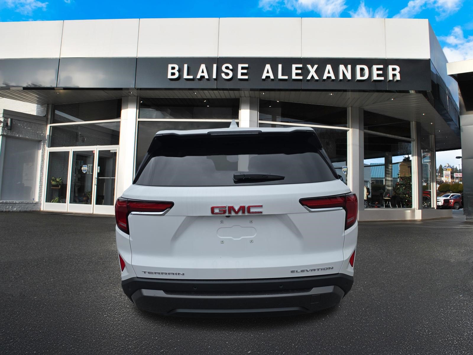 New 2027 GMC Terrain Elevation w/ LPO, Floor Liner Package FWD image 4