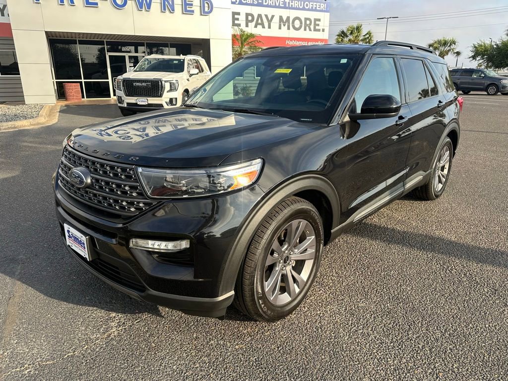 Used 2022 Ford Explorer XLT w/ Equipment Group 202A RWD image 2