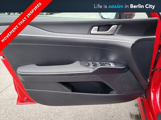 New 2025 Kia K5 LXS image 24