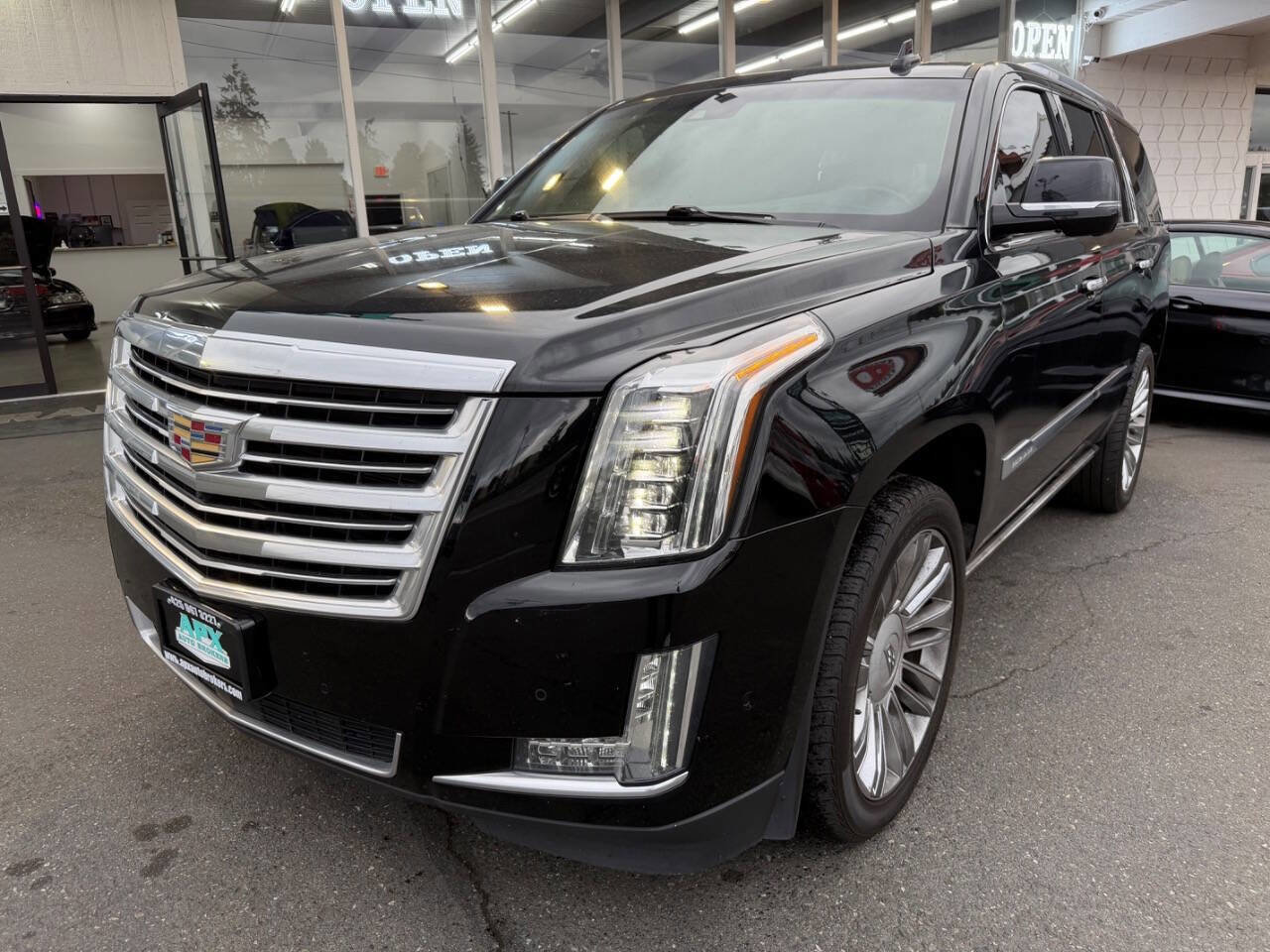Used 2018 Cadillac Escalade Platinum