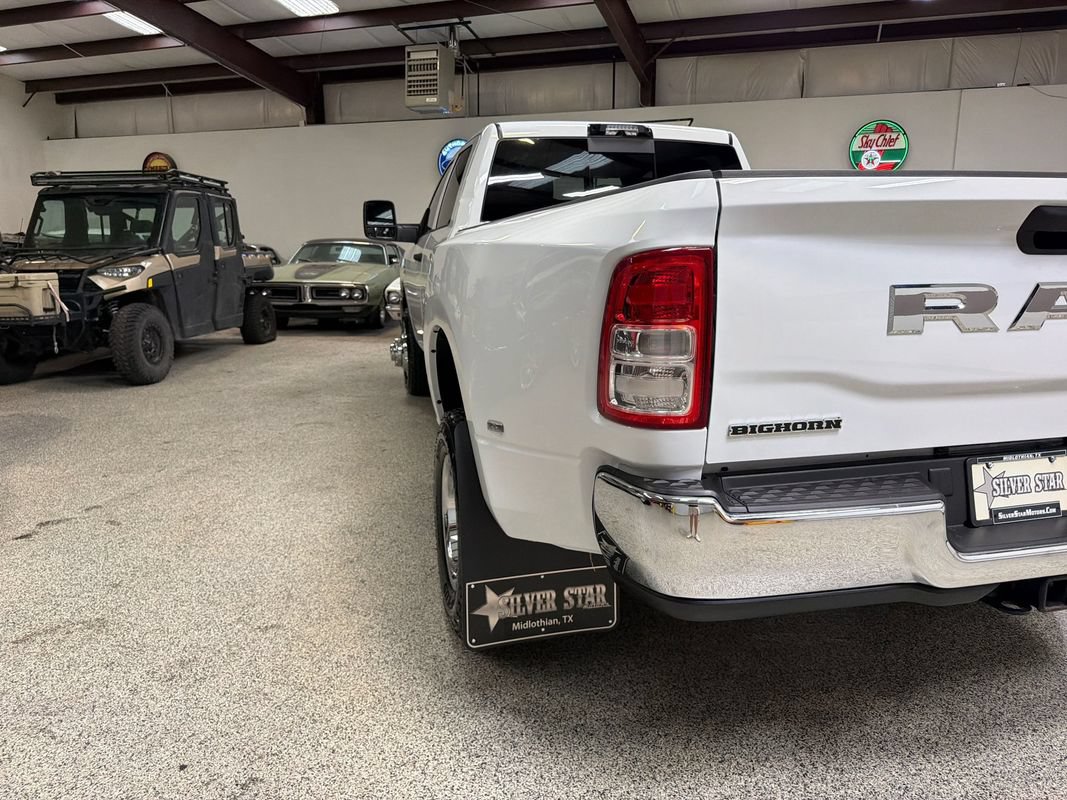 Used 2024 RAM 3500 Tradesman w/ Chrome Appearance Group AWD/4WD image 15