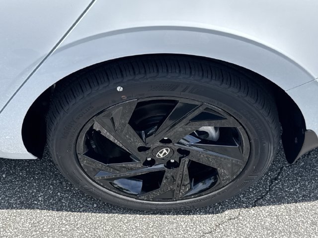 New 2026 Hyundai Elantra Sport FWD image 21