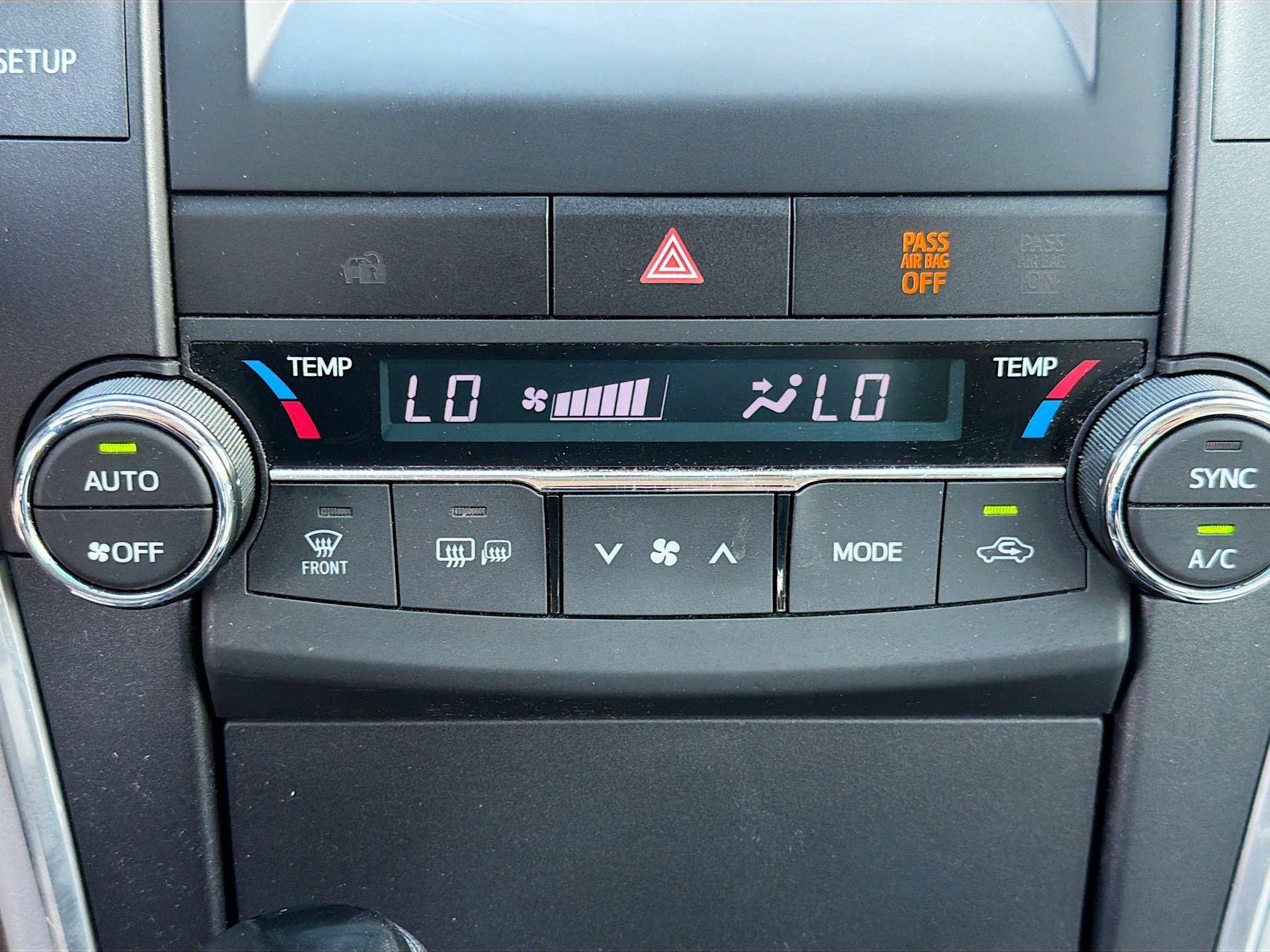 Used 2015 Toyota Camry LE image 32