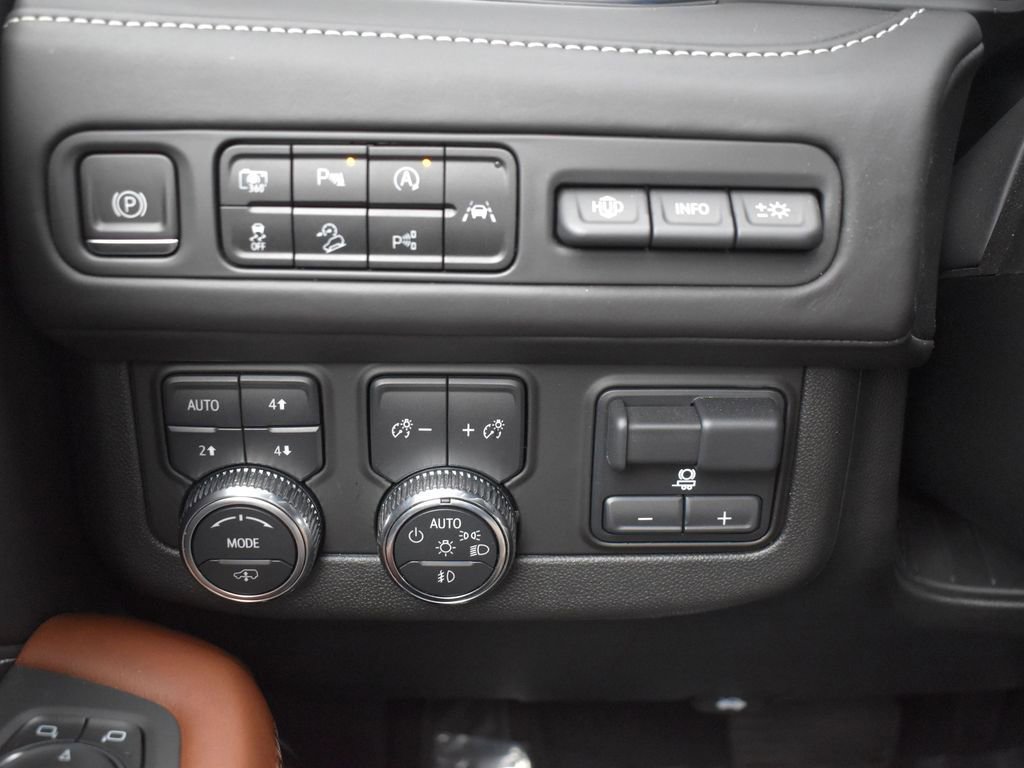 Used 2023 GMC Yukon Denali Ultimate image 18