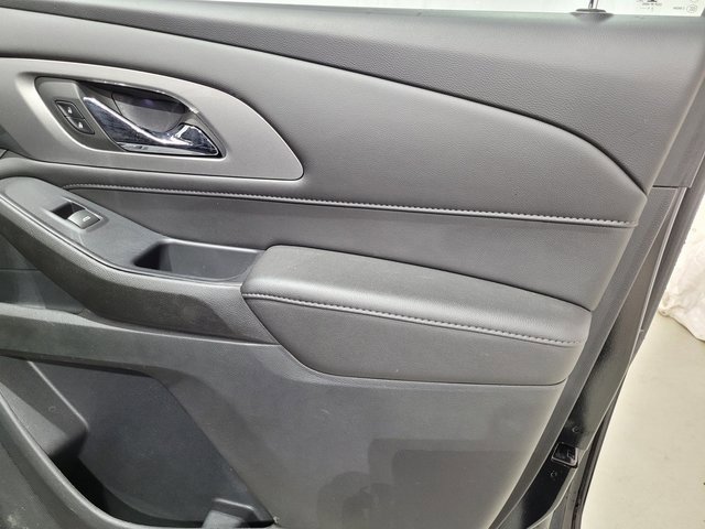 Used 2022 Chevrolet Traverse LT image 55