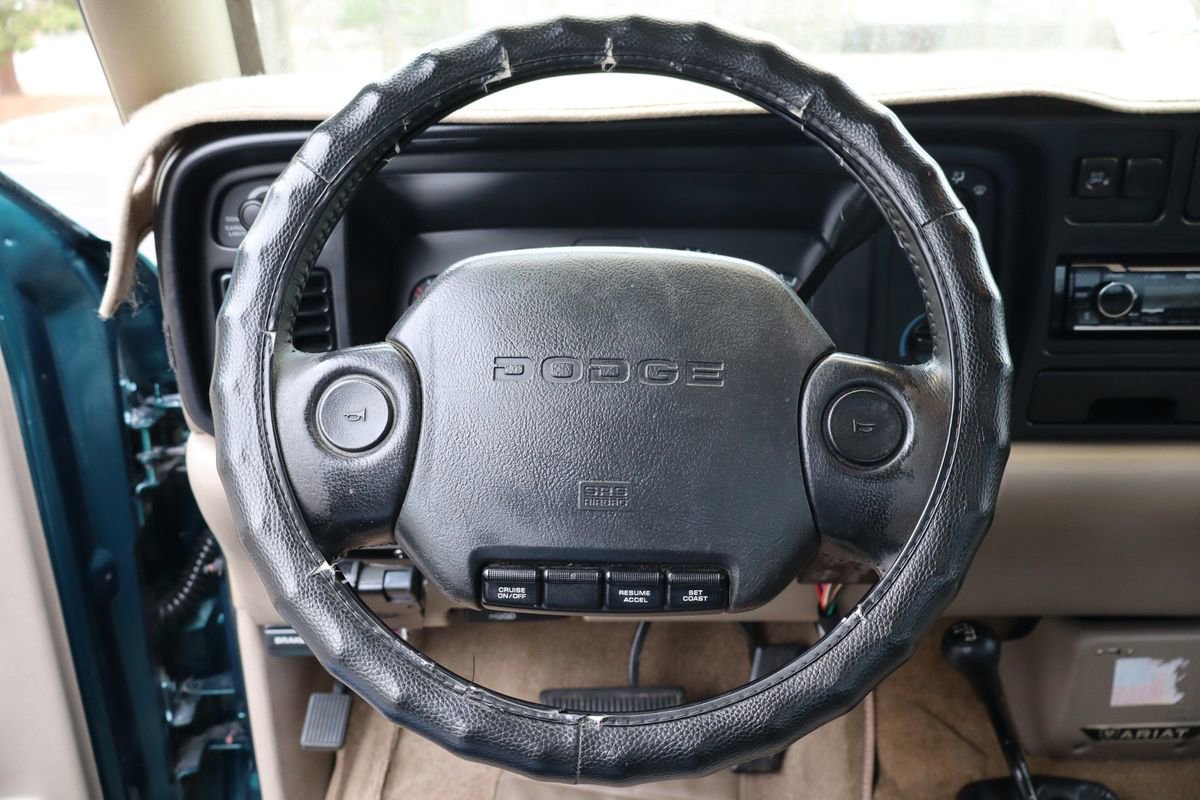 Used 1996 Dodge Ram 2500 Truck ST image 18