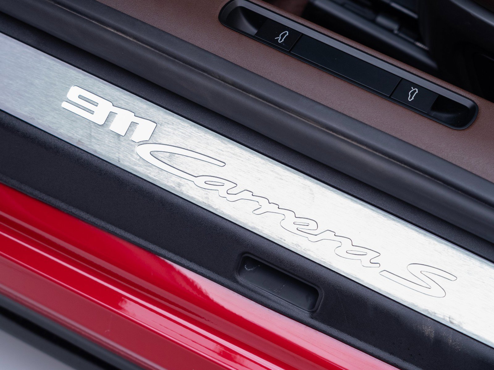 Used 2025 Porsche 911 Carrera S image 14