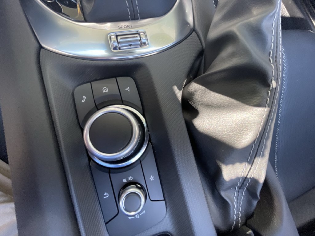 Used 2026 MAZDA MX-5 Miata Grand Touring RWD image 32