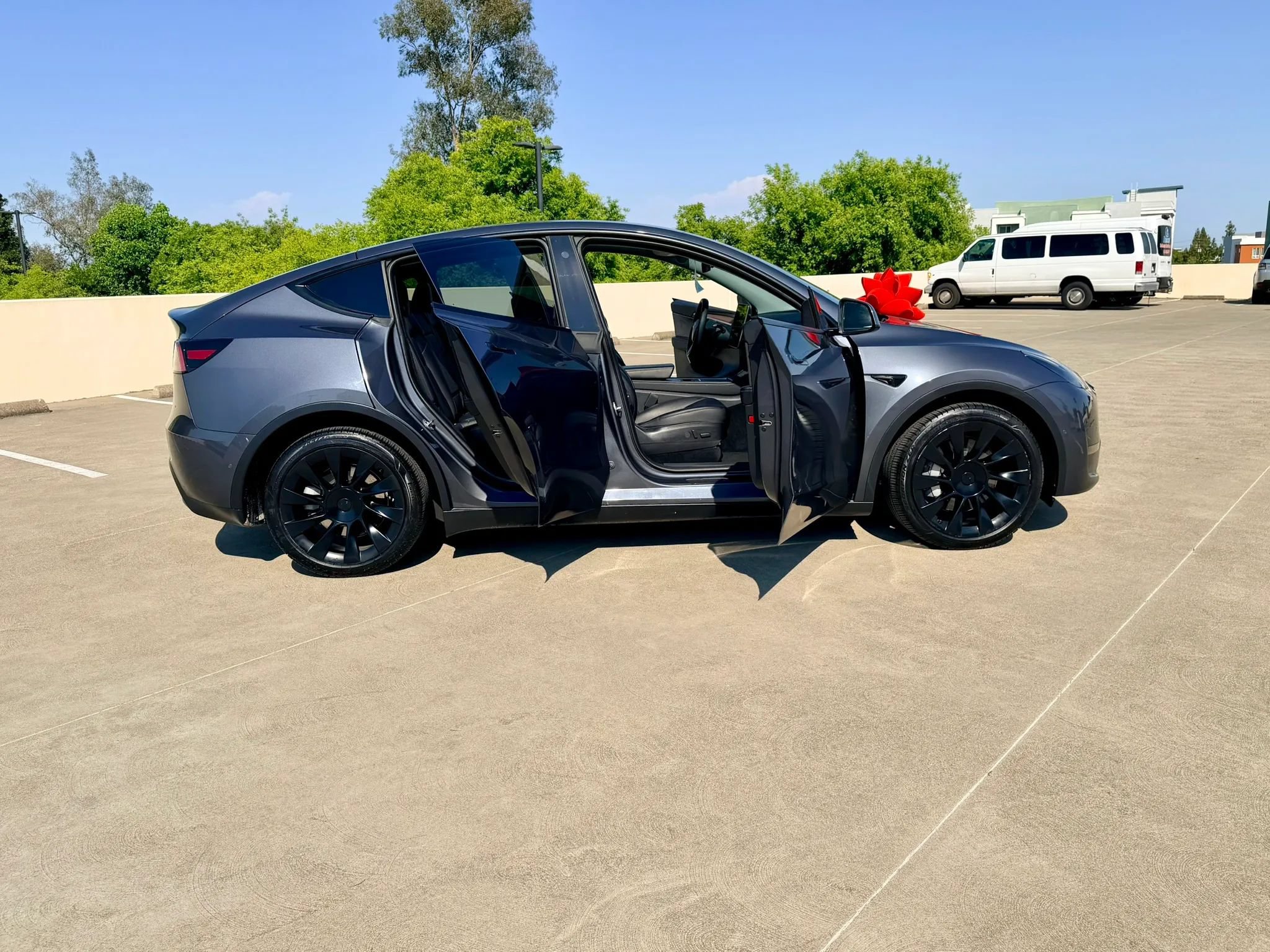 Used 2023 Tesla Model Y Long Range AWD/4WD image 37