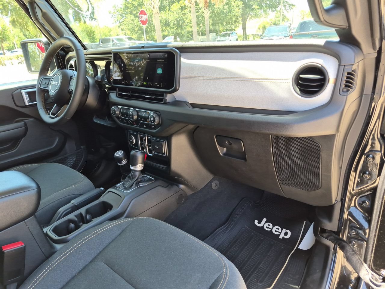 Used 2024 Jeep Wrangler Unlimited Sport AWD/4WD image 24