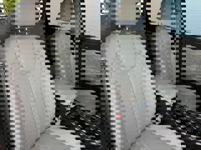 Used 2023 Kia Sorento SX image 21