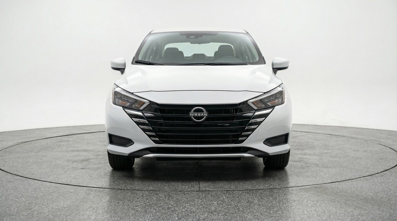 Used 2025 Nissan Versa SV image 2