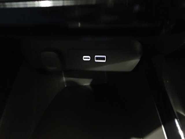 Certified 2024 Chevrolet Trax LT w/ LT Convenience Package image 21