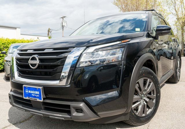 Used 2022 Nissan Pathfinder SV