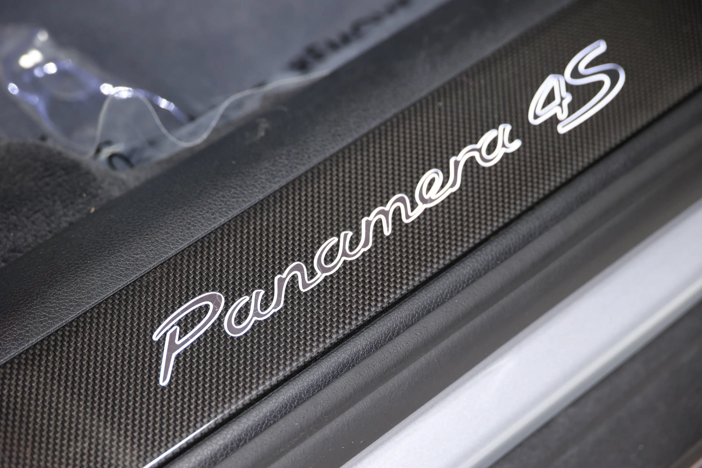 Used 2018 Porsche Panamera 4S Executive w/ Carbon Fiber Interior Package AWD/4WD image 99
