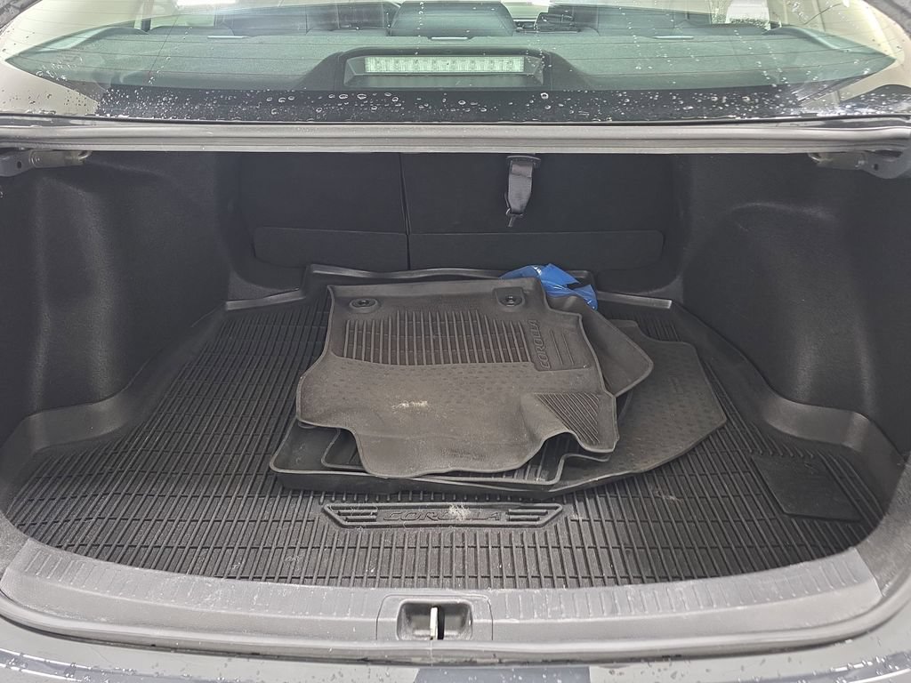 Used 2025 Toyota Corolla LE FWD image 32