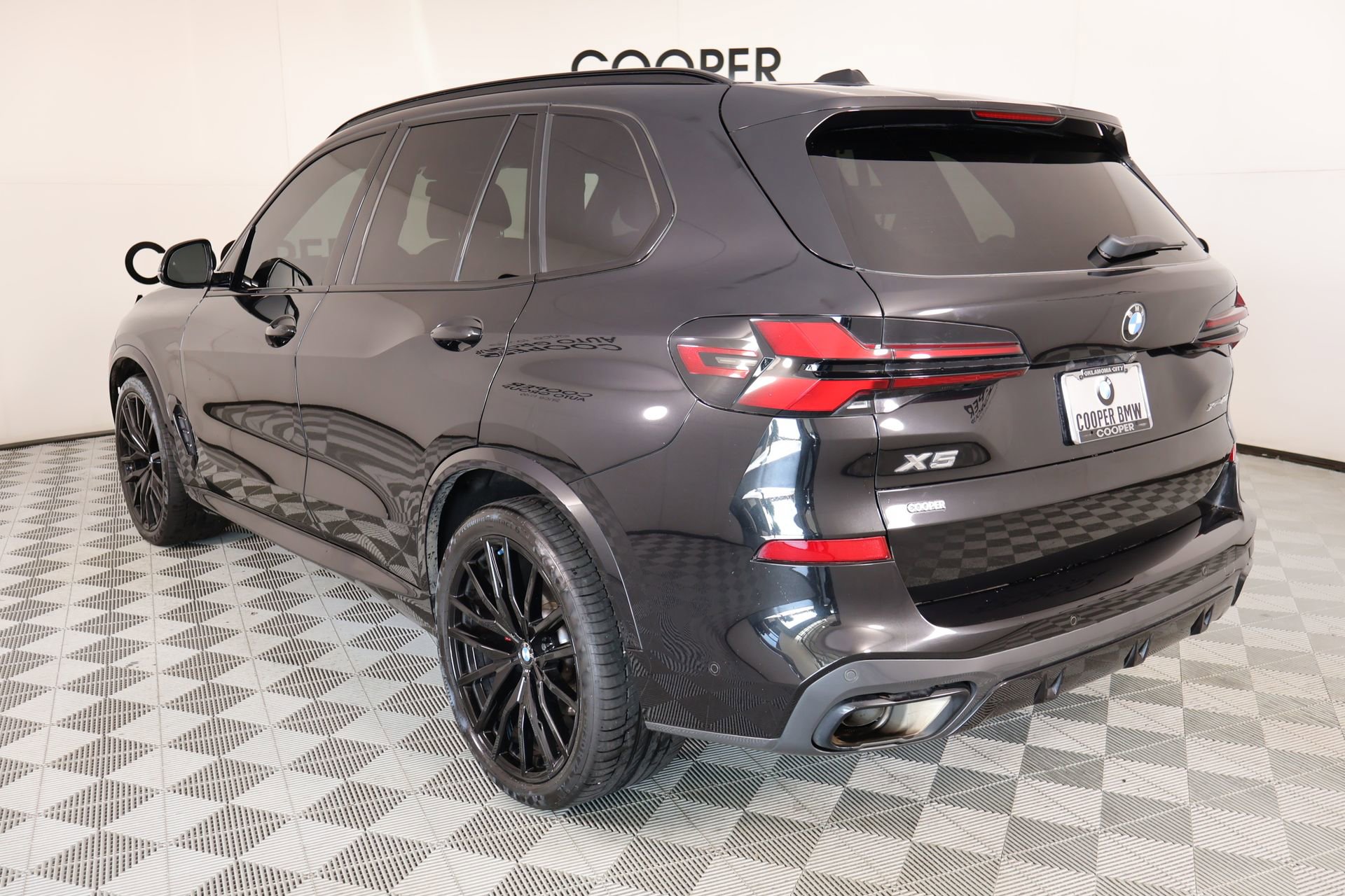 Used 2024 BMW X5 xDrive40i w/ Executive Package image 24