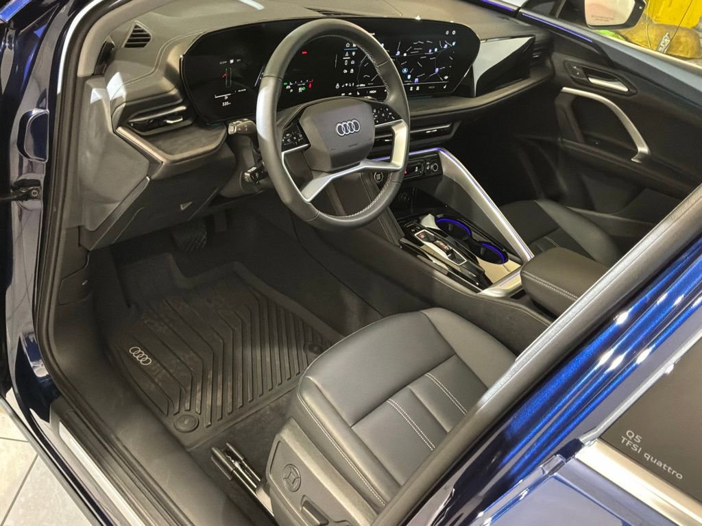 Used 2025 Audi Q5 Premium w/ Convenience Package image 18