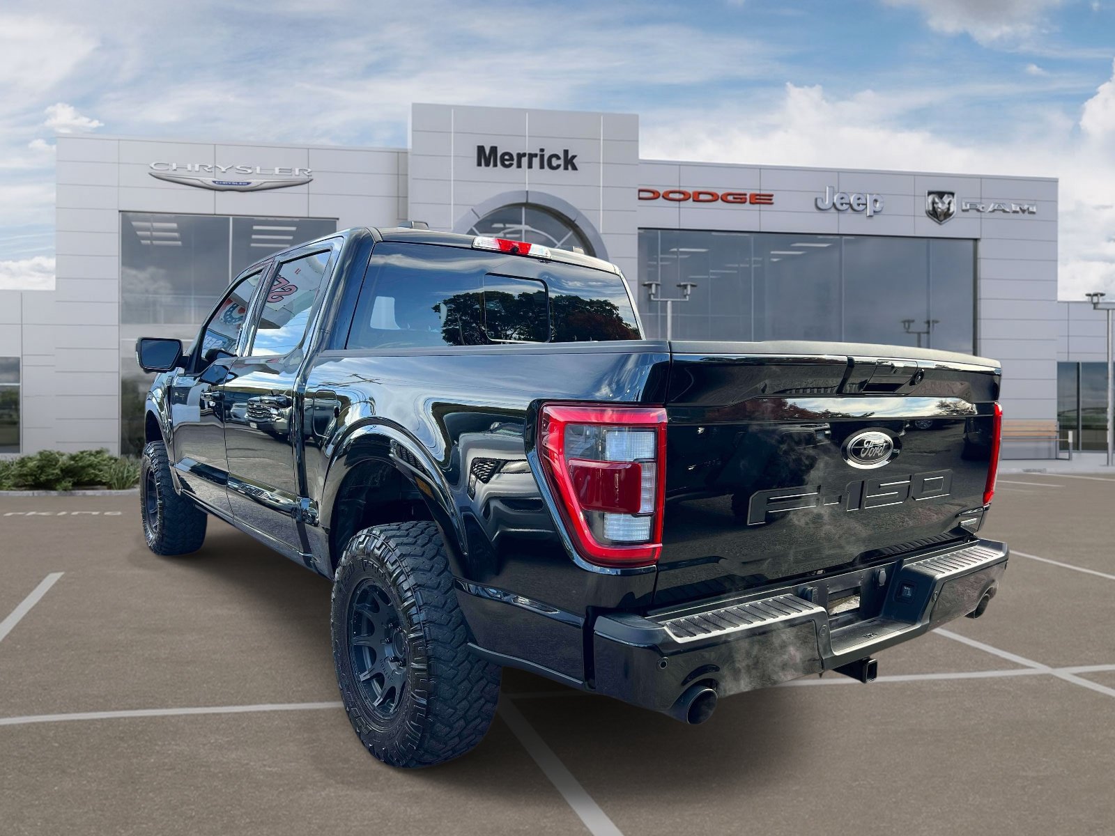 Used 2023 Ford F150 Lariat w/ Equipment Group 502A High AWD/4WD image 4