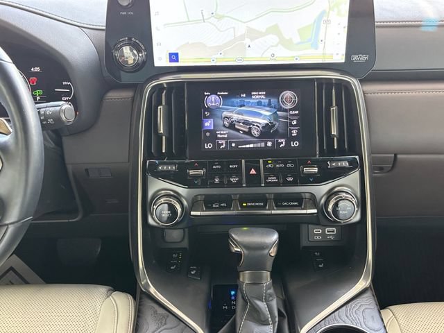 Used 2024 Lexus LX 600 4WD w/ Appearance Package image 4