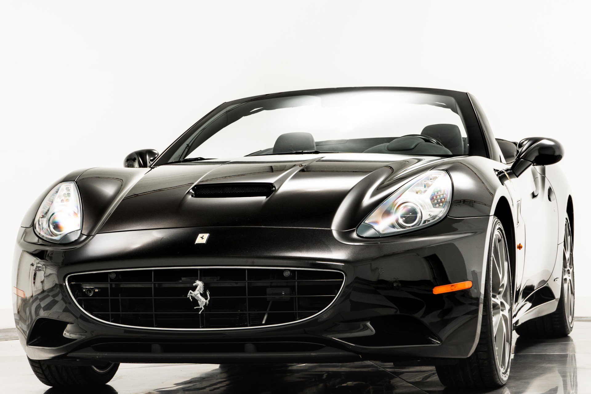 Used 2012 Ferrari California image 5