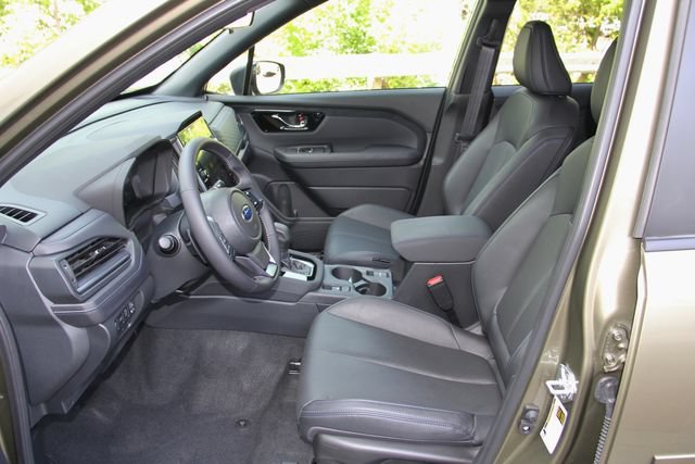 Used 2025 Subaru Forester Limited AWD/4WD image 18