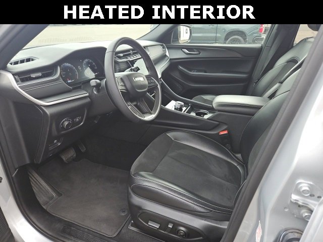 Used 2024 Jeep Grand Cherokee L Laredo image 13