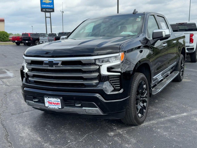 Used 2025 Chevrolet Silverado 1500 High Country w/ High Country Premium Package AWD/4WD image 8