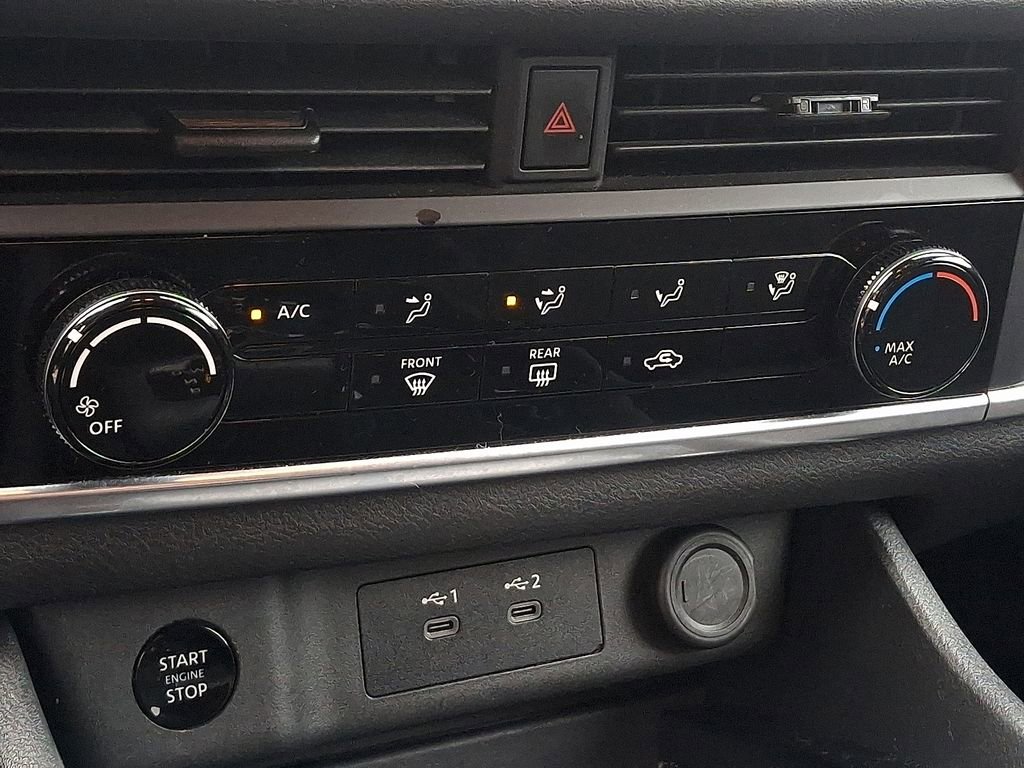 Used 2024 Nissan Rogue S image 15