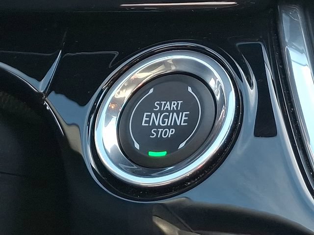 Used 2025 Chevrolet Trax RS w/ Driver Confidence Package FWD image 19