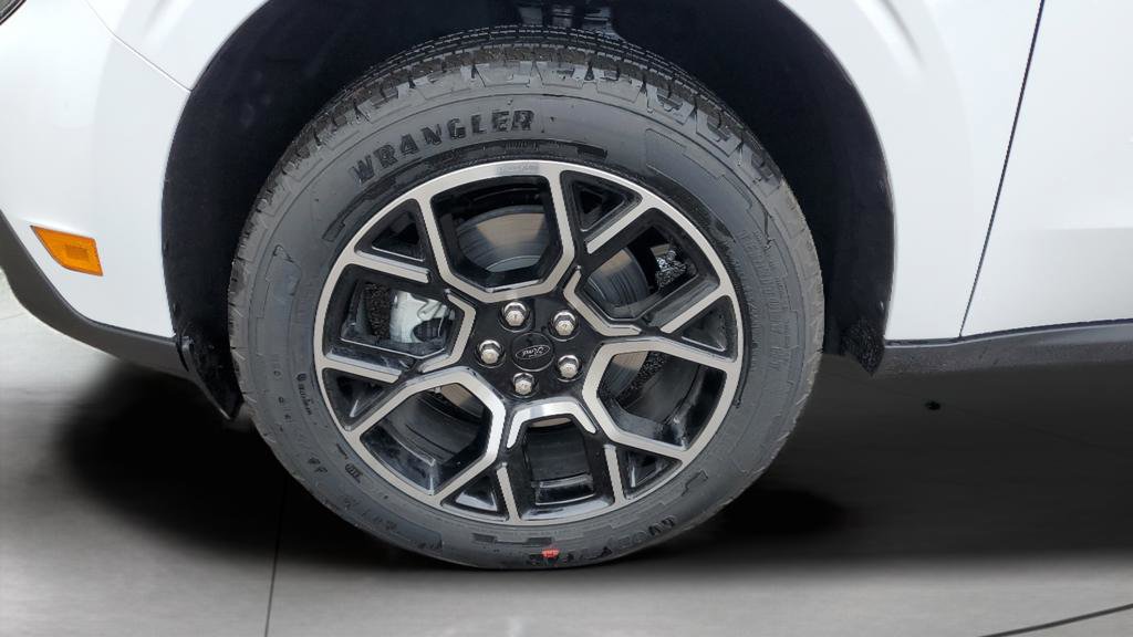 New 2026 Ford Maverick Lariat image 13