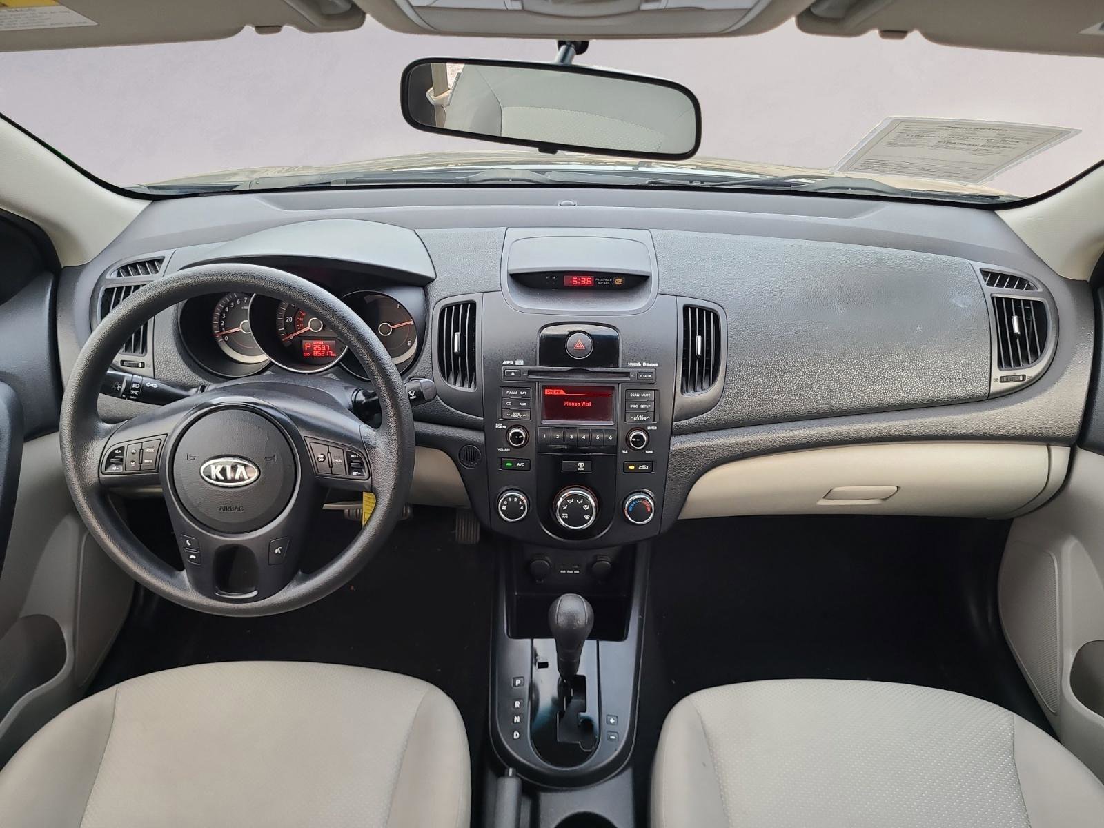 Used 2010 Kia Forte EX image 16