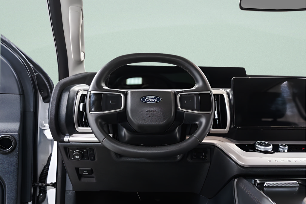 Used 2025 Ford Expedition Max Active AWD/4WD image 10