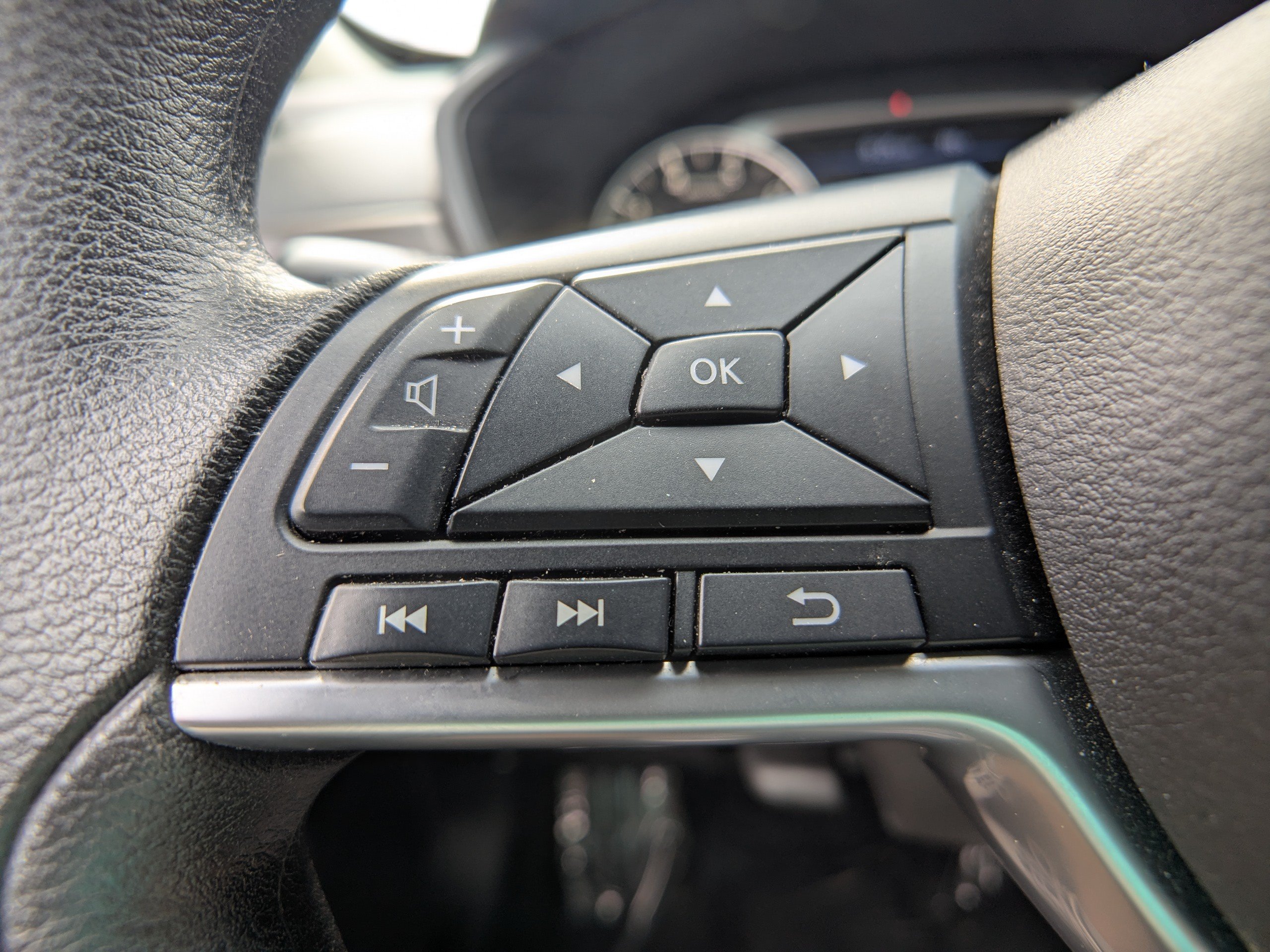 Used 2025 Nissan Altima 2.5 SV AWD/4WD image 25