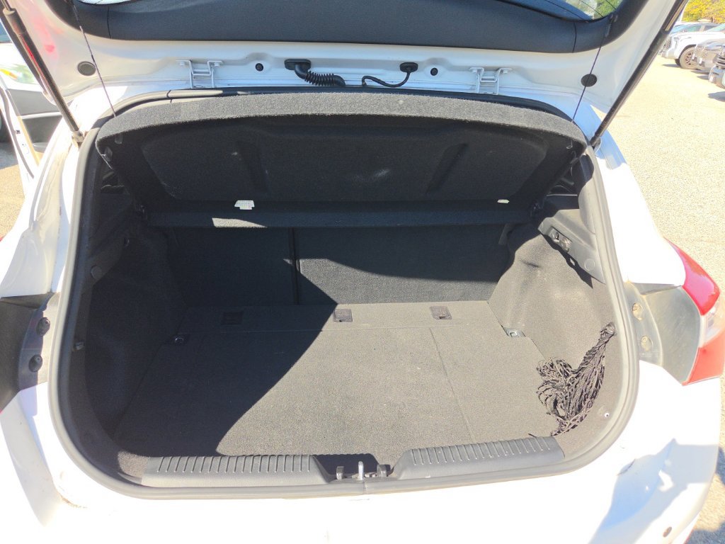 Used 2016 Hyundai Elantra GT FWD image 12