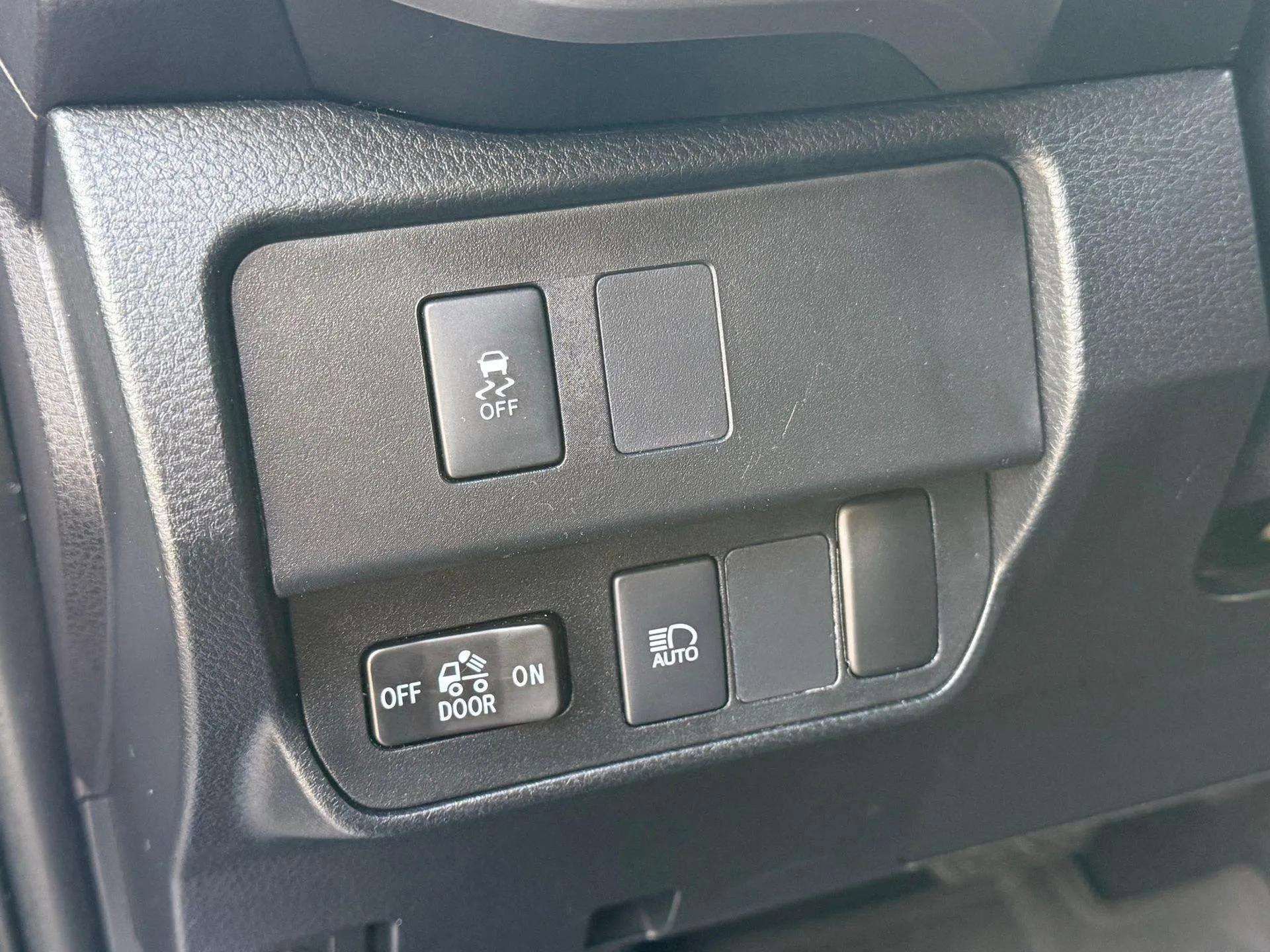 Used 2020 Toyota Tacoma SR5 image 31