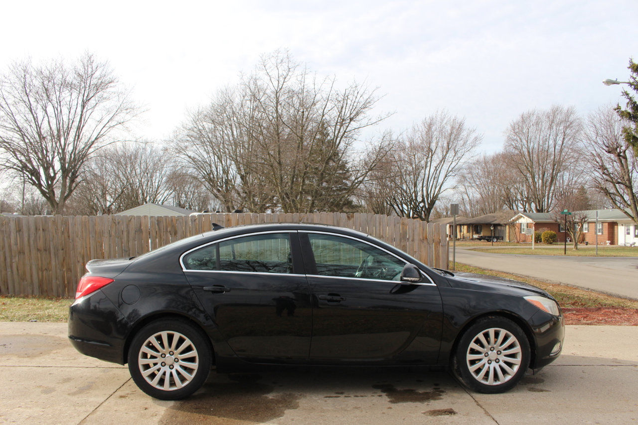 Used 2012 Buick Regal Leather image 11