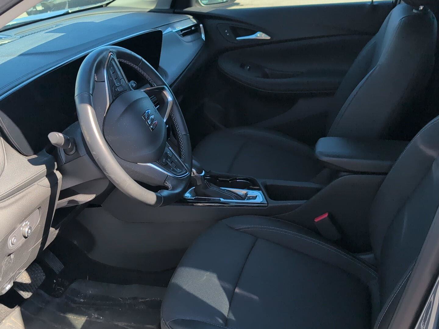 Used 2025 Buick Encore GX Preferred w/ Comfort Package AWD/4WD image 6