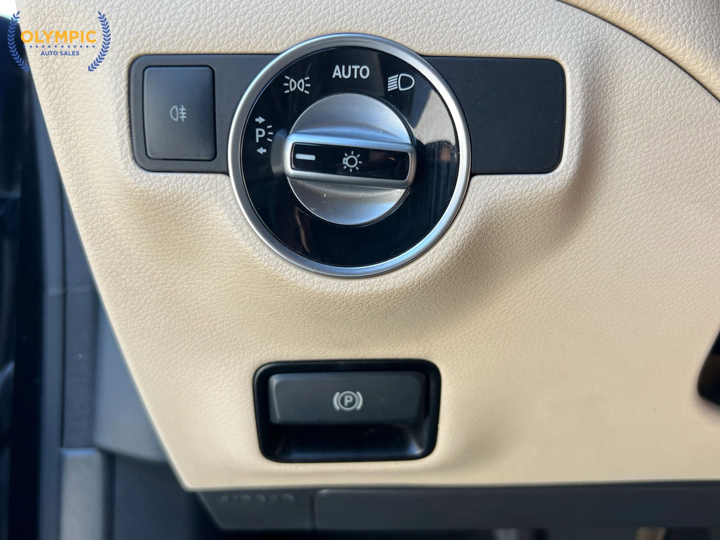 Used 2018 Mercedes-Benz CLA 250 w/ Convenience Package image 37