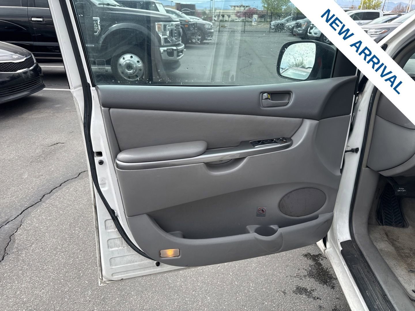 Used 2008 Toyota Sienna CE image 16