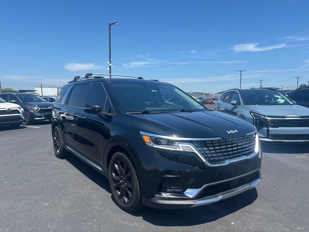 Used 2022 Kia Carnival SX FWD image 1
